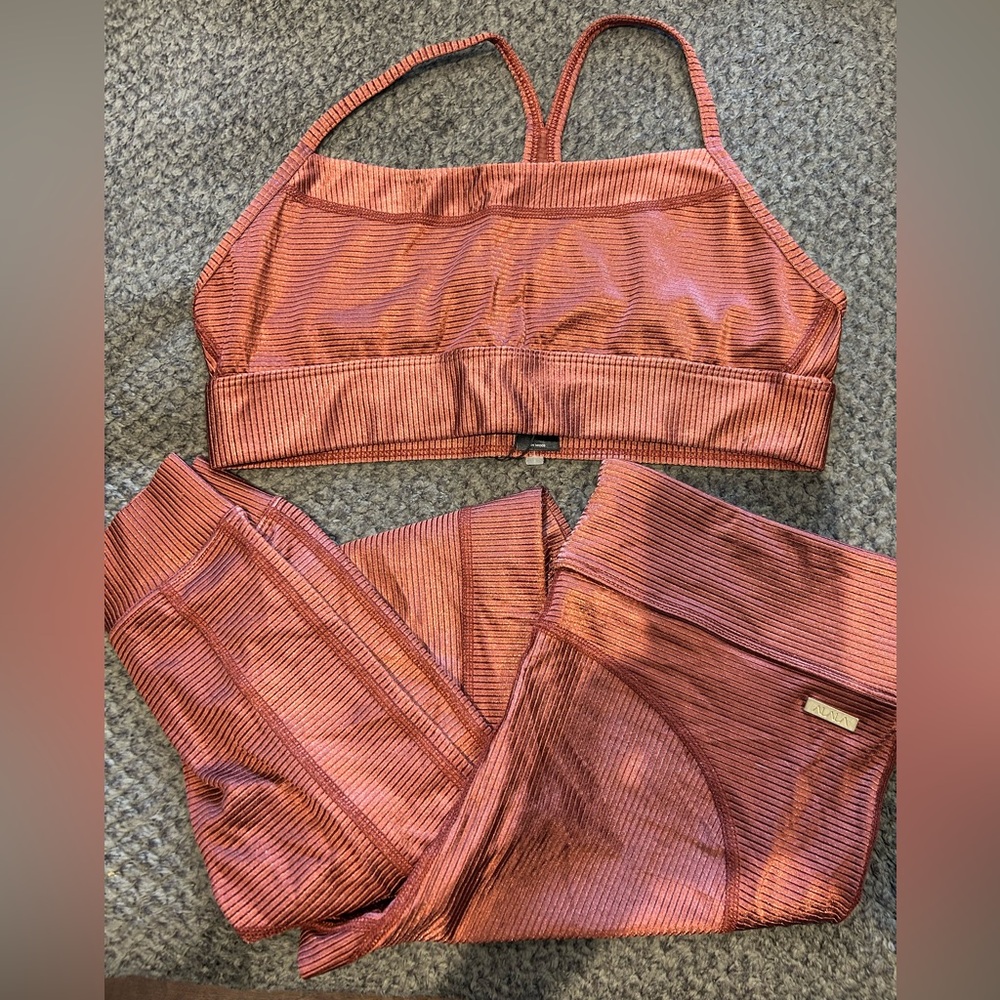 Alala SET
Raya Ribbed Activewear Set Size Large - Picture 5 of 12